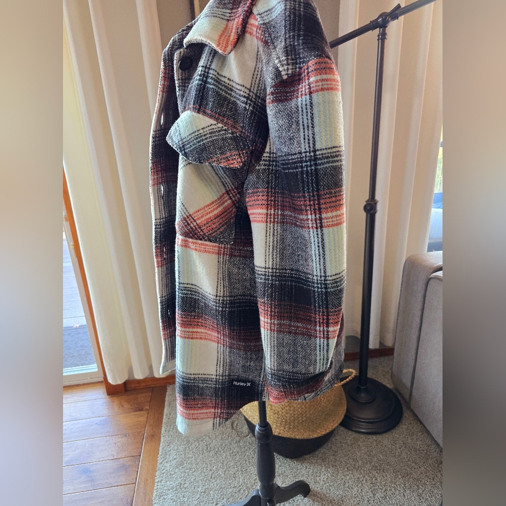 Hurley Flannel coat  - Shacket - Women's Size Medium - Picture 4 of 8